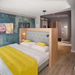 Апартаменты Mloft Apartments Munchen Мюнхен комната для гостей фото 14