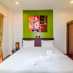 Отель Baan Yuyen Karon Guesthouse 2* Улучшенный номер разные типы кроватей фото 27