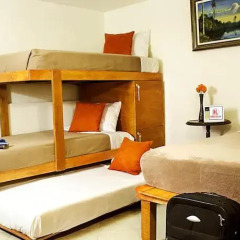 Hostel Lit Guadalajara Стандартный семейный номер с двуспальной кроватью