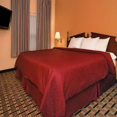 Отель Clarion Inn & Suites Northwest 2* Стандартный номер с различными типами кроватей фото 3
