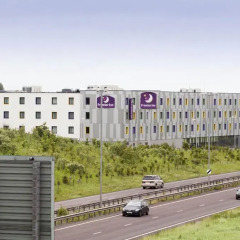 Отель Premier Inn London Stansted Airport парковка