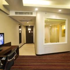 Ambassador Bangkok Hotel 4* Улучшенный номер фото 11