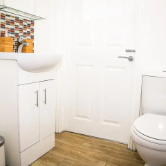 Отель Flat 2, Falcondale House 5 South Cliff Великобритания, Истборн - отзывы, цены и фото номеров - забронировать отель Flat 2, Falcondale House 5 South Cliff онлайн ванная фото 2