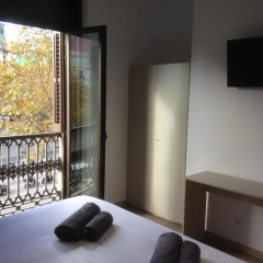 Отель Hostalin Barcelona Pg. de Gràcia 3* Стандартный номер с двуспальной кроватью фото 13