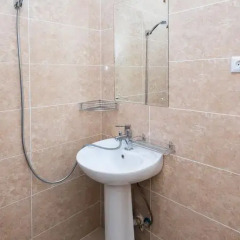 Отель Tiflisi Guest House 2* Стандартный семейный номер с двуспальной кроватью фото 9