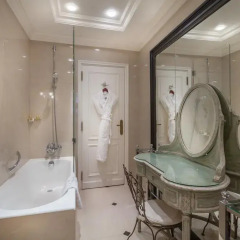 Отель Hôtel Duc De St-Simon спа