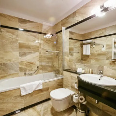 Отель Holiday Inn Krakow City Centre 5* Представительский номер с различными типами кроватей фото 4