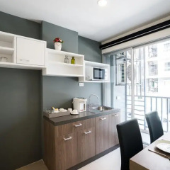 Отель The Grass Serviced Suites by At Mind в номере