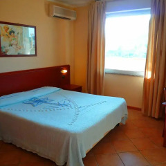 Отель Residence Miralago Rooms & Apartments Италия, Манерба-дель-Гарда - отзывы, цены и фото номеров - забронировать отель Residence Miralago Rooms & Apartments онлайн комната для гостей фото 2