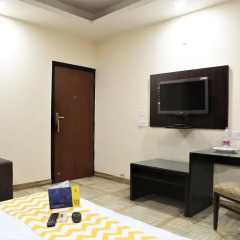 Отель FabHotel Aksh Palace Golf Course Road 3* Номер Делюкс с различными типами кроватей фото 4