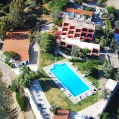 Отель Aliki Beach Hotel Греция, Галатас - отзывы, цены и фото номеров - забронировать отель Aliki Beach Hotel онлайн бассейн фото 3