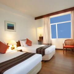 Phuket Merlin Hotel 3* Улучшенный номер с двуспальной кроватью фото 2