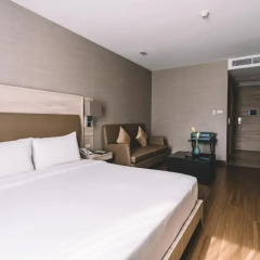Отель Adelphi Suites Bangkok 4* Апартаменты с разными типами кроватей фото 3