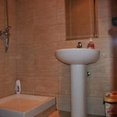 Отель My Hostel Tirana Албания, Тирана - отзывы, цены и фото номеров - забронировать отель My Hostel Tirana онлайн ванная