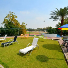 Dubai Youth Hotel бассейн