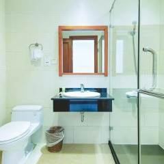 Апартаменты The Lancaster Saigon Service Apartment ванная фото 2