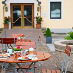 Отель ACHAT Plaza Zum Hirschen Salzburg Австрия, Зальцбург - отзывы, цены и фото номеров - забронировать отель ACHAT Plaza Zum Hirschen Salzburg онлайн питание