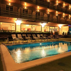 Отель Canyelles Platja Испания, Курорт Росес - отзывы, цены и фото номеров - забронировать отель Canyelles Platja онлайн бассейн