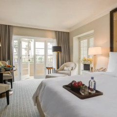 Отель Four Seasons Los Angeles at Beverly Hills 5* Улучшенный номер с различными типами кроватей фото 4