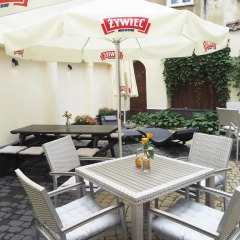 Отель Spatz Aparthotel бассейн