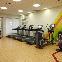 Отель Sheraton Cavalier Calgary Hotel Канада, Калгари - отзывы, цены и фото номеров - забронировать отель Sheraton Cavalier Calgary Hotel онлайн фитнесс-зал фото 2