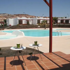 Отель Sun Beach 22 бассейн