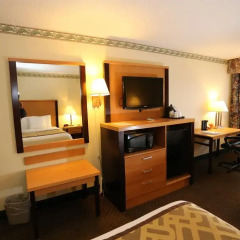 Отель Magnuson Grand Columbus North 3* Стандартный номер с различными типами кроватей фото 3