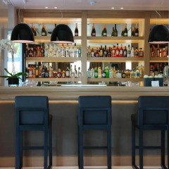Отель Somewhere Boutique Hotel Vouliagmeni Греция, Афины - отзывы, цены и фото номеров - забронировать отель Somewhere Boutique Hotel Vouliagmeni онлайн гостиничный бар