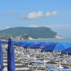Отель Villaggio Conero Azzurro Нумана пляж