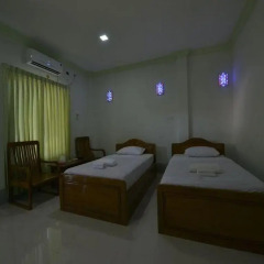 Отель Mya Kyun Nadi Motel 2* Улучшенный номер с различными типами кроватей фото 4