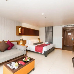 Ashlee Hub Hotel Patong 4* Номер Делюкс с двуспальной кроватью фото 11