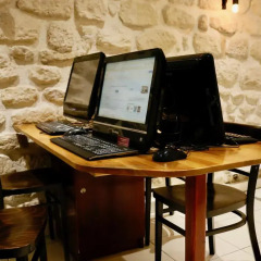 Plug Inn Montmartre Hostel интерьер отеля