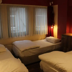 Twins Rooms Hostel Кровать в общем номере с двухъярусной кроватью фото 10