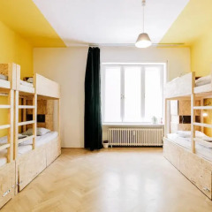 HomePlus Hostel Кровать в общем номере с двухъярусной кроватью