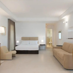 Отель Le Bifore Charming House Лечче комната для гостей фото 4