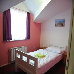 Hostel Sara Стандартный номер с различными типами кроватей фото 3