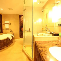 Dong Fang Hotel 4* Номер Делюкс с различными типами кроватей фото 4