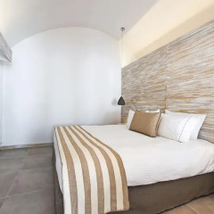 Отель Athina Luxury Suites 4* Люкс повышенной комфортности с различными типами кроватей фото 12