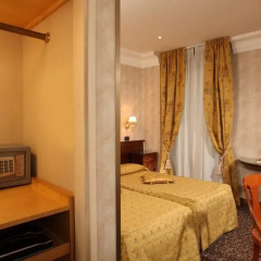 Hotel Condotti 3* Стандартный номер с двуспальной кроватью фото 12