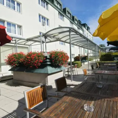 Отель Park Inn by Radisson Uno City Vienna бассейн фото 2