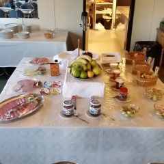 Отель Skeisvang Gjestgiveri Норвегия, Гаугесунн - отзывы, цены и фото номеров - забронировать отель Skeisvang Gjestgiveri онлайн питание
