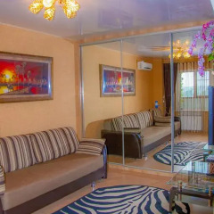 Гостиница Safari Apartament в Барнауле отзывы, цены и фото номеров - забронировать гостиницу Safari Apartament онлайн Барнаул комната для гостей фото 3