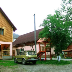 Гостиница Sadyba Vasha Hata Украина, Поляна - отзывы, цены и фото номеров - забронировать гостиницу Sadyba Vasha Hata онлайн парковка