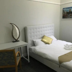 Amelia Hotel 2* Стандартный номер с двуспальной кроватью (общая ванная комната)