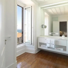 Отель Feels Like Home Chiado Prime Suites 3* Номер Делюкс с различными типами кроватей фото 14