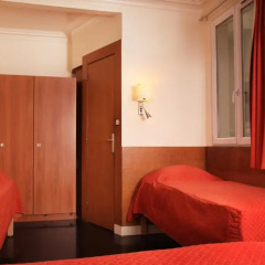 Отель Hôtel Marignan Стандартный номер с двуспальной кроватью (общая ванная комната) фото 3