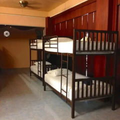 Отель Tams Guesthouse Кровать в общем номере фото 9