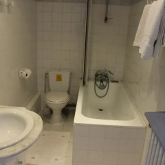 Отель Hôtel Villa la Malouine 2* Улучшенный номер с различными типами кроватей фото 8