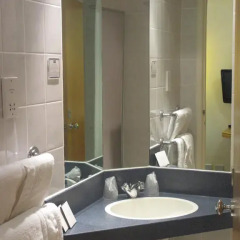 Отель Holiday Inn Express London Victoria 3* Стандартный номер с различными типами кроватей фото 4