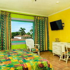 Doctors Cave Beach Hotel 2* Стандартный номер с различными типами кроватей